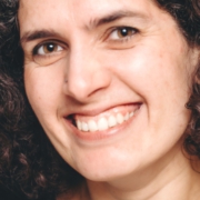 Einschulung, Schulwechsel und Wackelzahnpubertät | Kiran Deuretzbacher