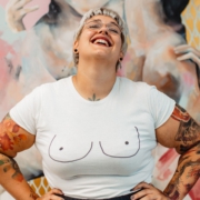 Porträt von Magdalena Heinzl lachend,