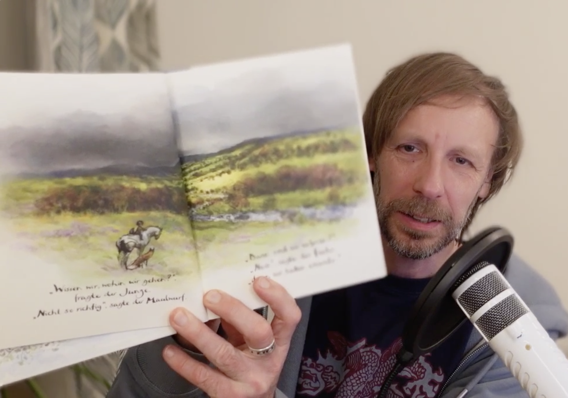 Chris stellt das Buch "Denk immer daran" vor