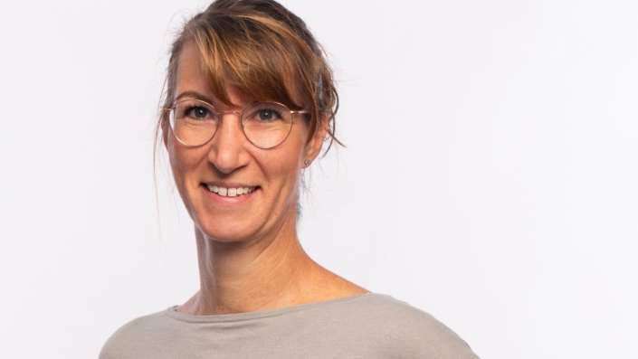 Porträtfoto Prof Dr. Susanne Kobel